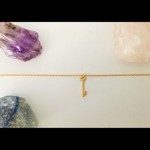 ✼ A Gold Key Necklace ✼